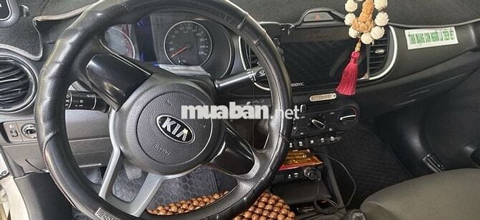 Kia Soluto Trắng Số sàn 5 chỗ