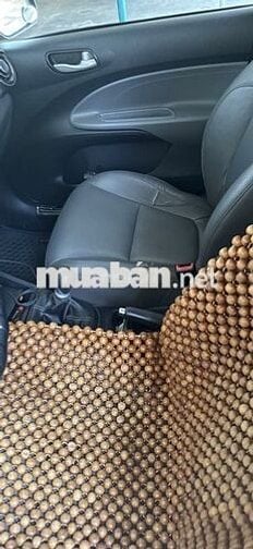Kia Soluto Trắng Số sàn 5 chỗ