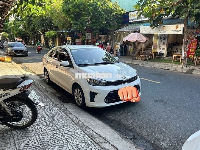 Kia Soluto Trắng Số sàn 5 chỗ