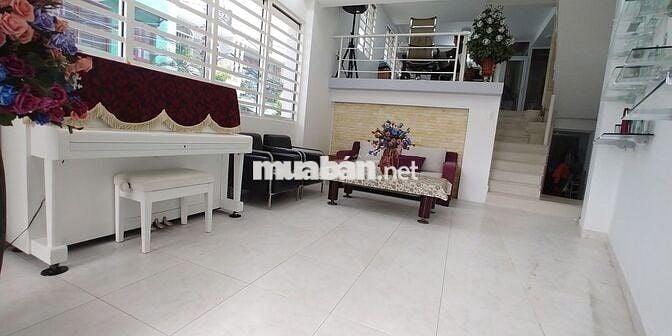 Mua nhà tặng phòng thu chuyên nghiệp - *** tại Nơ Trang Long.