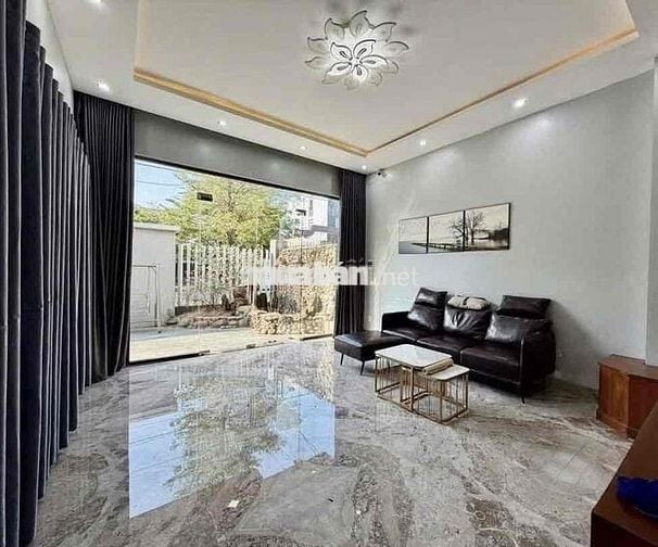 CHO THUÊ BIỆT THỰ 2,5 TẦNG MẶT TIỀN NGUYỄN ĐÌNH HOÀN, KĐT HÒA XUÂN