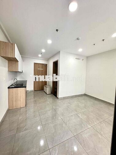 CHO THUÊ CĂN STUDIO LEGACY 33m2 NHÀ TRỐNG NỘI THẤT CƠ BẢN Ở ĐC 1-3NG