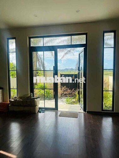 Villa Hồ Bơi Khu Đô Thị FPT giá siêu tốt.