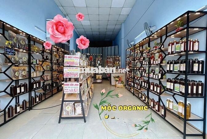 (PHÚ NHUẬN) Nữ Nhân Viên Bán Hàng