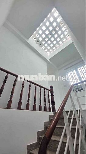 GIÁ TỐT NHÀ TRUNG TÂM TÂN PHÚ -DT SÀN 185m2 -5PN - HẺM OTO THÔNG -7.1T
