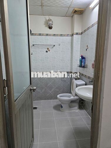 Cho thuê nhà nguyên căn 2 phòng ngủ hẻm Nguyễn Tất Thành Quận 4