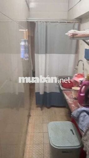 Cho thuê căn hộ C2 tập thể Kim Liên
