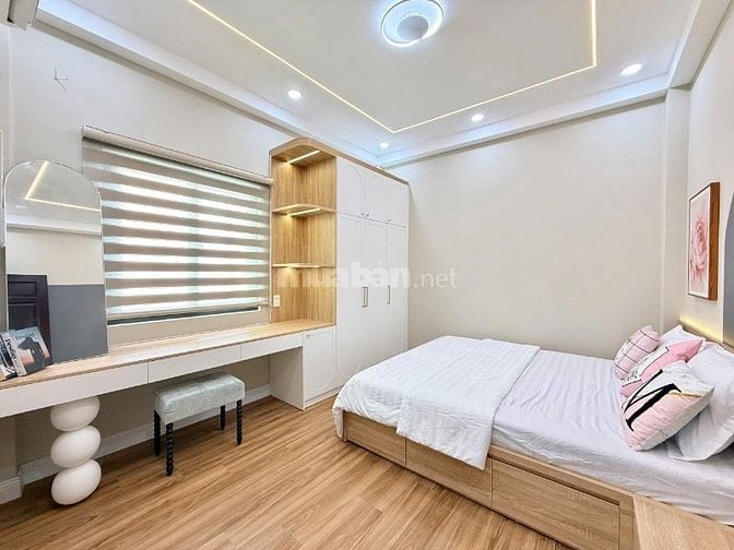 Bán nhà HXH Phan Xích Long, DT 63m2, 4 tầng, Mới, Vào ở liền, 10,2 tỷ 