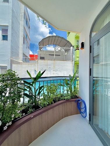 Bán nhà HXH Phan Xích Long, DT 63m2, 4 tầng, Mới, Vào ở liền, 10,2 tỷ 