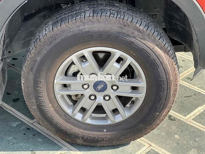 Ford Ranger XLS AT 2022 12000 km Đỏ