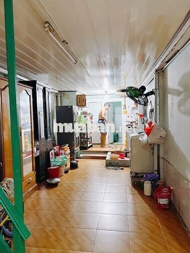 HẺM 1 XẸT TÔN ĐẢN Q4- 68m2- NGANG 7,5m- 2 TẦNG- KO QH