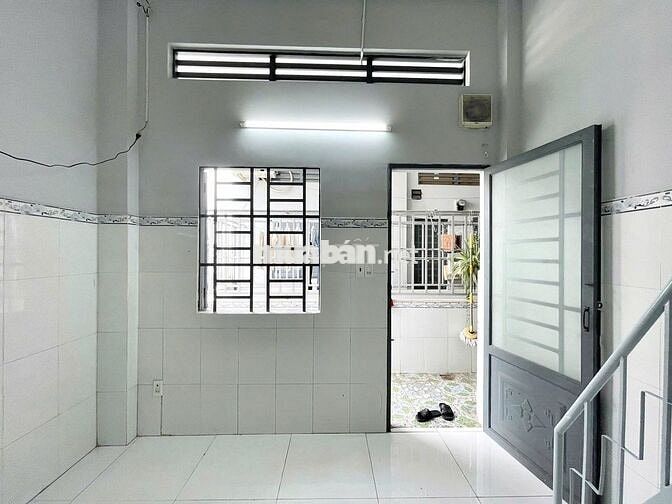 Phòng ngay ĐH HUB, Hoàng Diệu 2 cửa sổ thoáng như hình