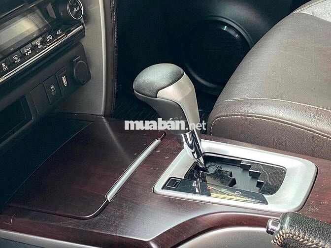 Toyota Fortuner 2.7V 2016 Trắng Tự động