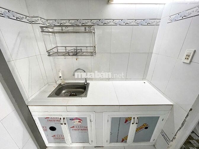 Phòng ngay ĐH HUB, Hoàng Diệu 2 cửa sổ thoáng như hình