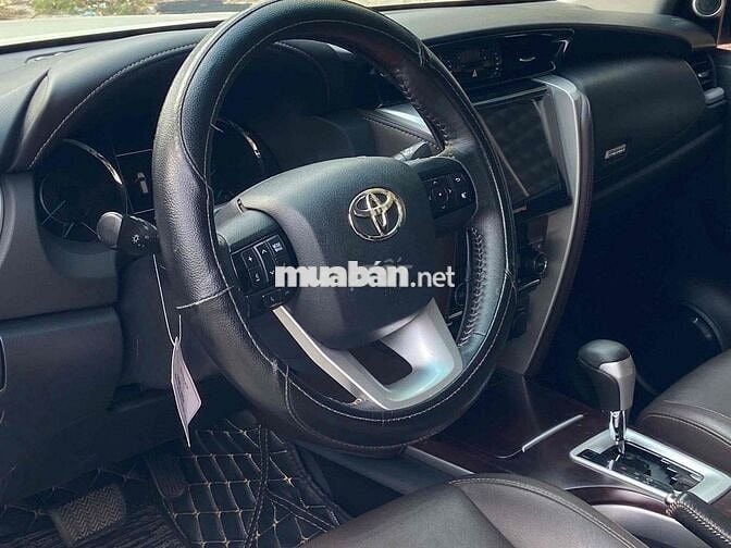 Toyota Fortuner 2.7V 2016 Trắng Tự động