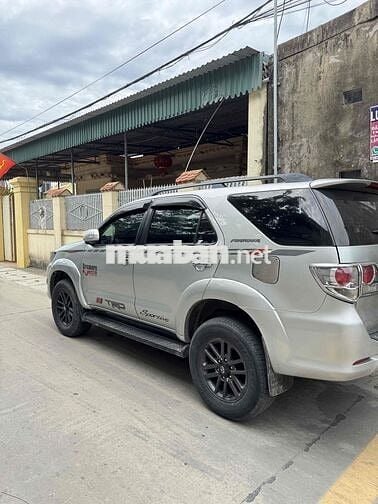 Toyota Fortuner 2013 Số sàn Dầu Bạc
