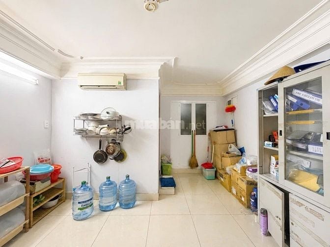 Cần bán toà nhà 6 tầng kế bên khu Bắc Hải - hẻm thông - 5,6m x 20m