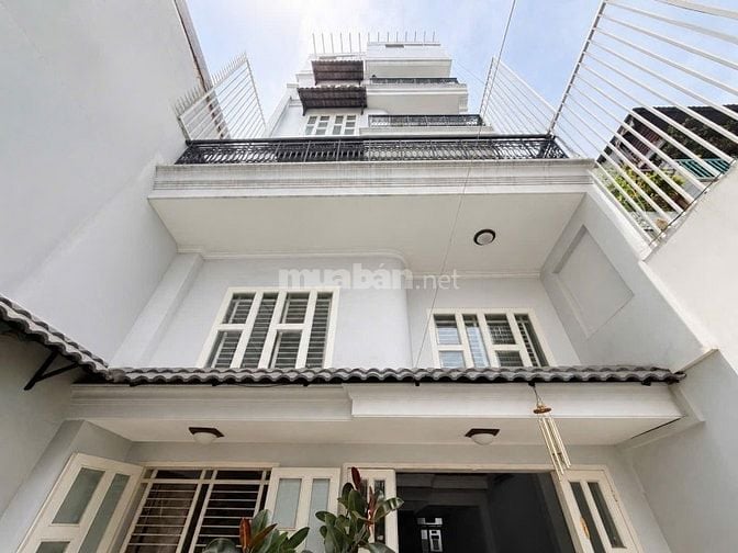 Cần bán toà nhà 6 tầng kế bên khu Bắc Hải - hẻm thông - 5,6m x 20m