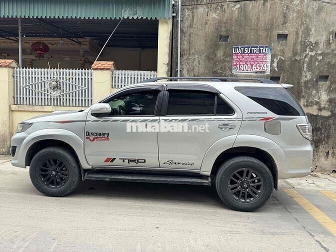 Toyota Fortuner 2013 Số sàn Dầu Bạc