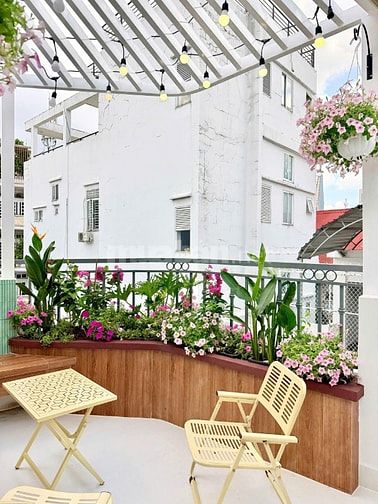 Bán nhà HXH Phan Xích Long, DT 63m2, 4 tầng, Mới, Vào ở liền, 10,2 tỷ 
