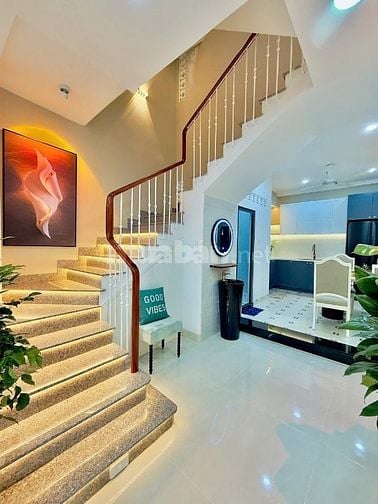 Bán nhà HXH Phan Xích Long, DT 63m2, 4 tầng, Mới, Vào ở liền, 10,2 tỷ 