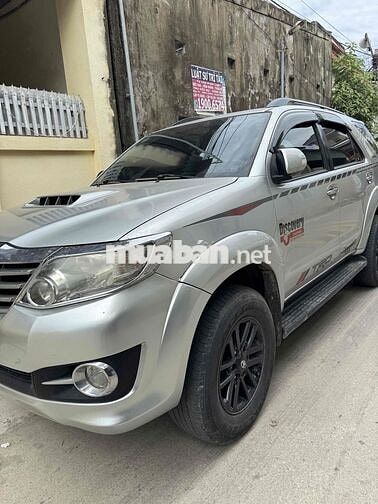 Toyota Fortuner 2013 Số sàn Dầu Bạc