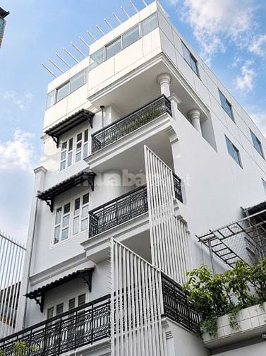 Cần bán toà nhà 6 tầng kế bên khu Bắc Hải - hẻm thông - 5,6m x 20m
