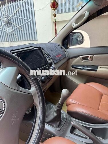 Toyota Fortuner 2013 Số sàn Dầu Bạc