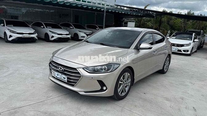 Hyundai Elantra 2.0 AT 2018 Vàng cát 130.000 km