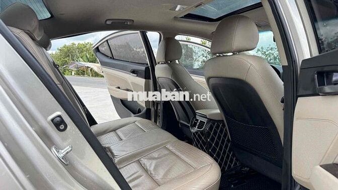 Hyundai Elantra 2.0 AT 2018 Vàng cát 130.000 km