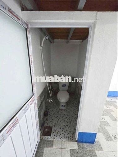 phòng trọ có máy lạnh ở gần Vincom ngã tư 550 dĩ An giá 1tr5 -1tr8 