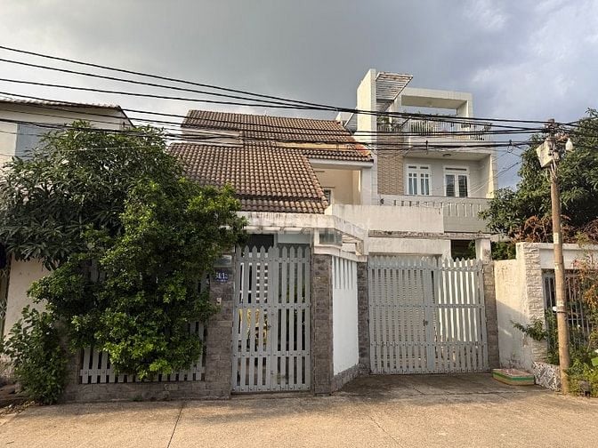 Bán nhà đường TL15, Thạnh Lộc, Q12. Hẻm xẻ hơi 8m. Giá 13,5 tỷ