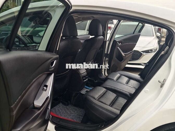 Mazda 6 2.0 Premium 2019 Trắng Ngọc Trai
