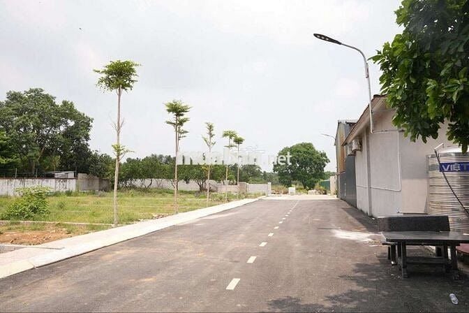BÁN LÔ ĐẤT 132M, MT 8M, NGÃ BA KINH DOANH, NHỈNH 3 TỶ , HOÀ LẠC