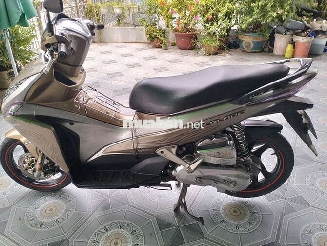 Honda Air Blade Fi Bản Đặc Biệt Vàng đồng