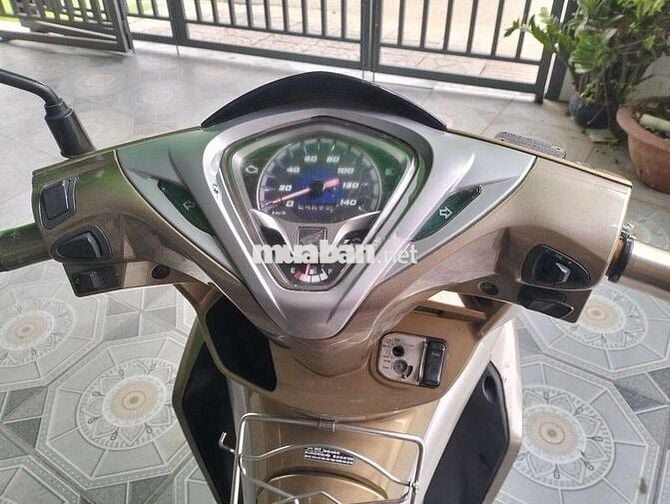 Honda Air Blade Fi Bản Đặc Biệt Vàng đồng