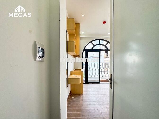 STUDIO MỚI XÂY - THANG MÁY, FULL NỘI THẤT NGAY CHỢ THẠCH ĐÀ