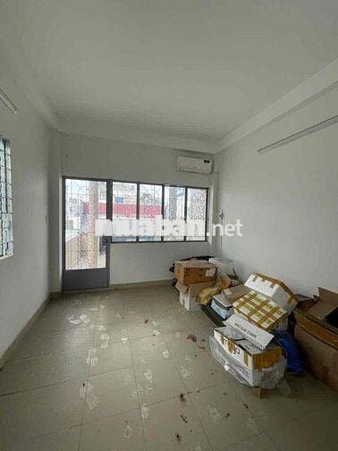 MẶT TIỀN QUANG TRUNG NHÀ ĐẸP MỚI SƠN SỬA GẦN THỐNG NHẤT