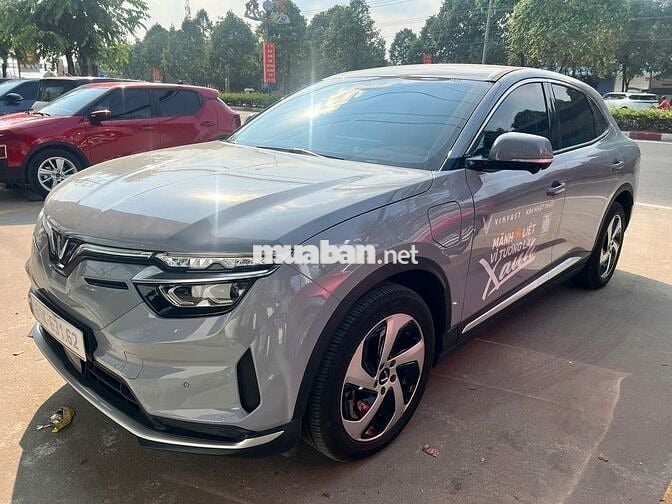 VinFast VF8 Eco 2025 Xám 17.000 km
