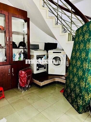 Phòng cửa sổ lớn 25m2 lầu1, mặt tiền, bếp ngăn riêng,cv Hoàng văn Thụ