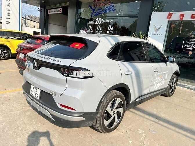 VinFast VF8 Eco 2025 2 cầu Xám 17.000 km