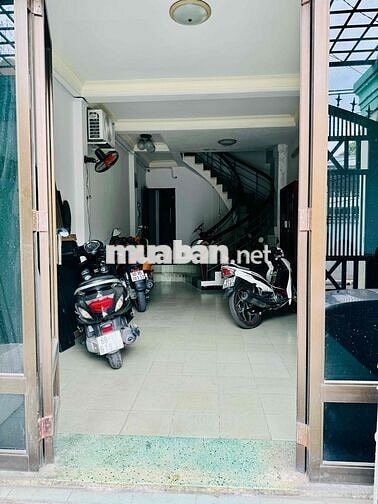 Phòng cửa sổ lớn 25m2 lầu1, mặt tiền, bếp ngăn riêng,cv Hoàng văn Thụ