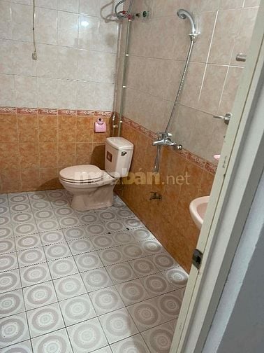 Cho thuê nhà 3 tầng phố nguyễn 