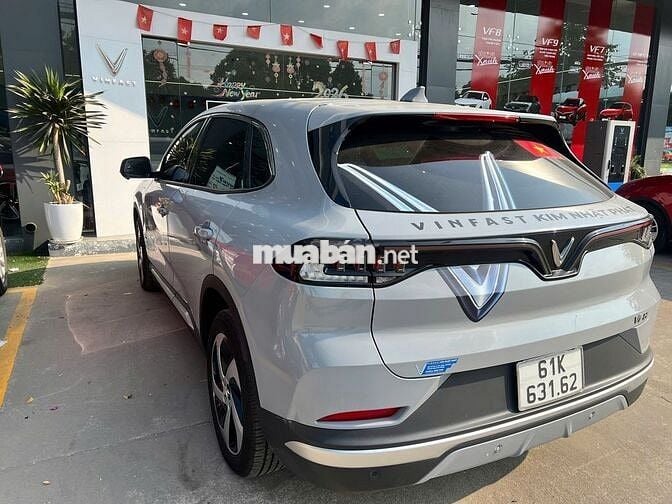 VinFast VF8 Eco 2025 2 cầu Xám 17.000 km
