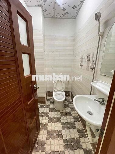Cho thuê nhà trệt lầu 4x10m 2phòng sẵn 2máy lạnh hẻm Phạm Ngũ Lão