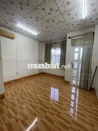 Cho thuê nhà trệt lầu 4x10m 2phòng sẵn 2máy lạnh hẻm Phạm Ngũ Lão