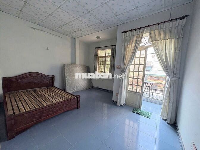Cho thuê nhà mặt tiền KD 5x16m 1 lầu gần Ngã tư Bình Phước, tiện KD,VP