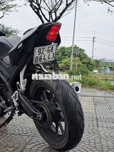 Yamaha R15v3 Đen nhám Xe côn tay
