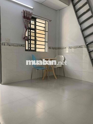 Cho thuê nhà trọ nhà 1 trệt+ 1 lầu sàn gỗ,ban công riêng