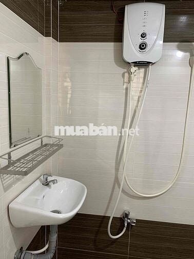 Cho thuê nhà trọ nhà 1 trệt+ 1 lầu sàn gỗ,ban công riêng